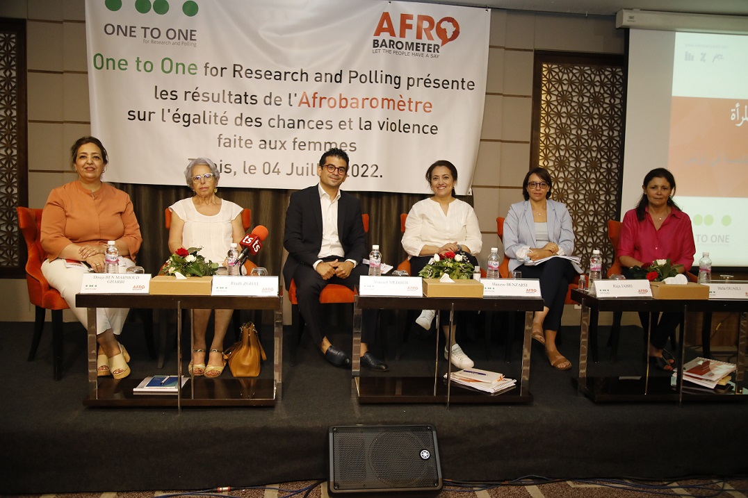 أفروباروماتر: 26 % فقط  من التونسيات يملكن حسابا بنكيا و19 % فقط يملكن وسيلة نقل خاصة